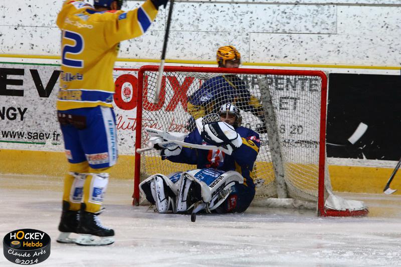 Chamonix  0 - 2 Dijon 