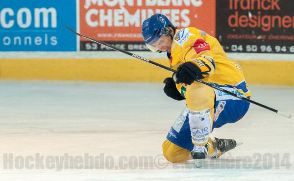 Chamonix  0 - 2 Dijon 