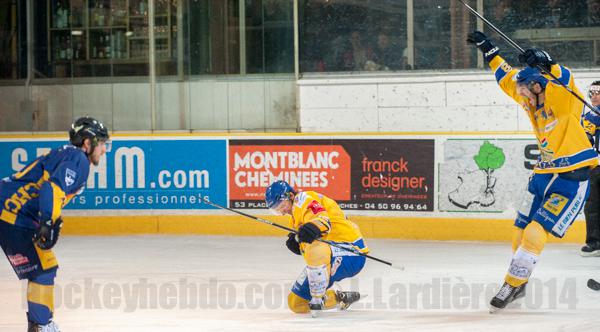 Chamonix  0 - 2 Dijon 