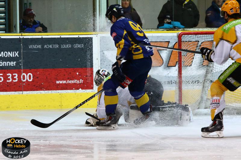 Chamonix  5 - 0 Strasbourg 