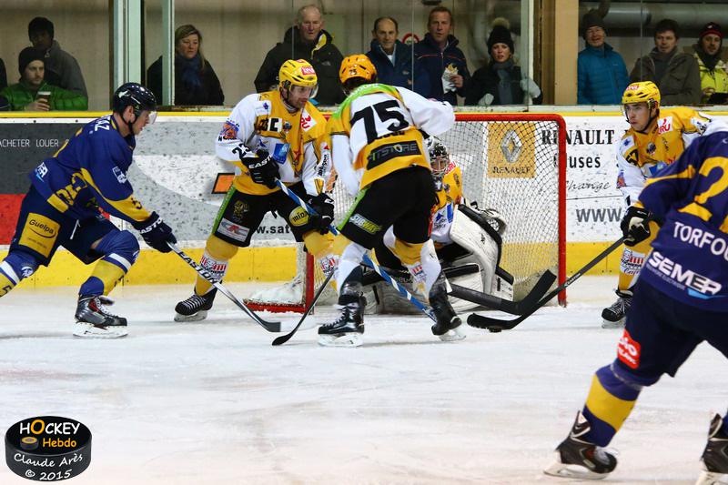 Chamonix  5 - 0 Strasbourg 