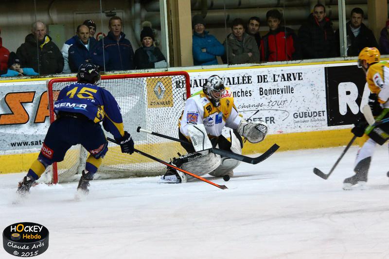 Chamonix  5 - 0 Strasbourg 