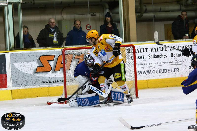 Chamonix  5 - 0 Strasbourg 