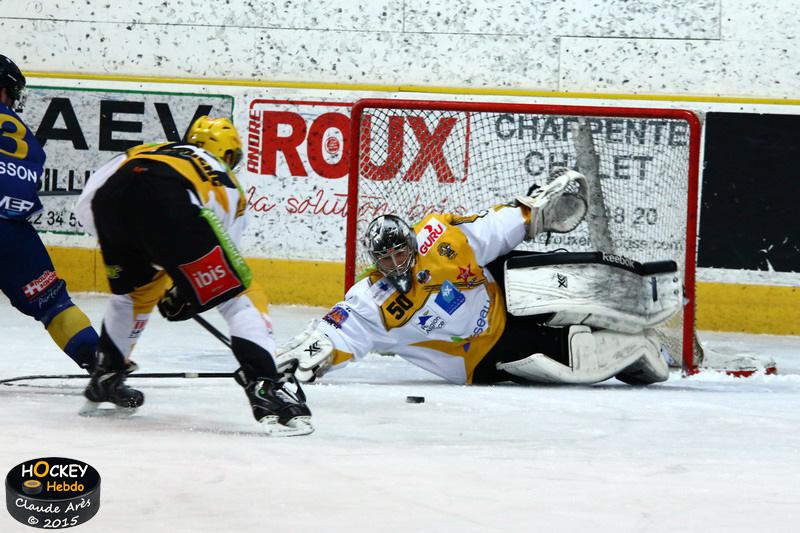 Chamonix  5 - 0 Strasbourg 