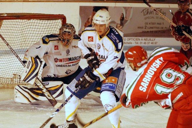 Courbevoie  3 - 5 Avignon