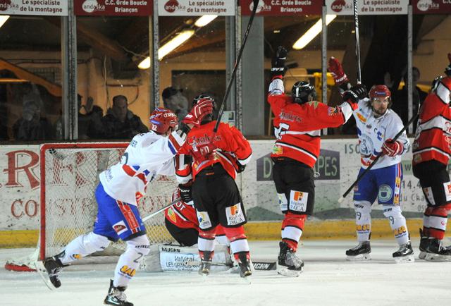 Briançon  9 - 4 Lyon