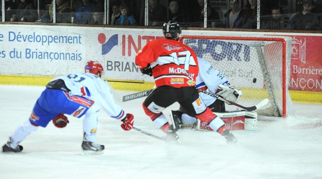 Briançon  9 - 4 Lyon