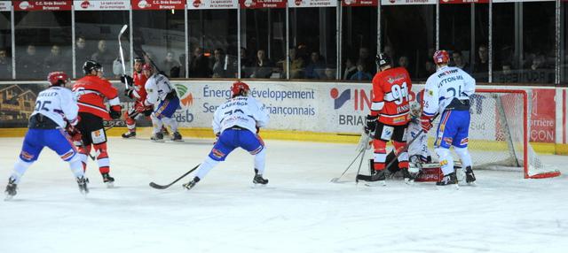 Briançon  9 - 4 Lyon