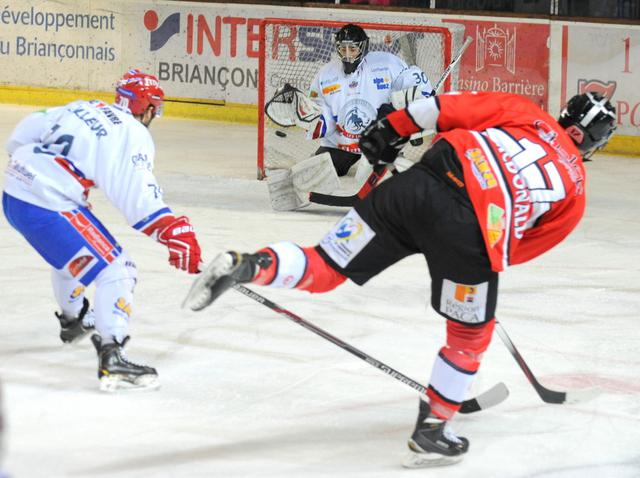 Briançon  9 - 4 Lyon