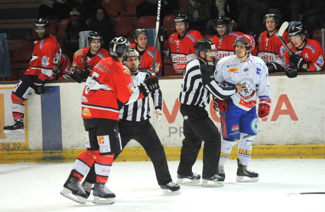 Briançon  9 - 4 Lyon