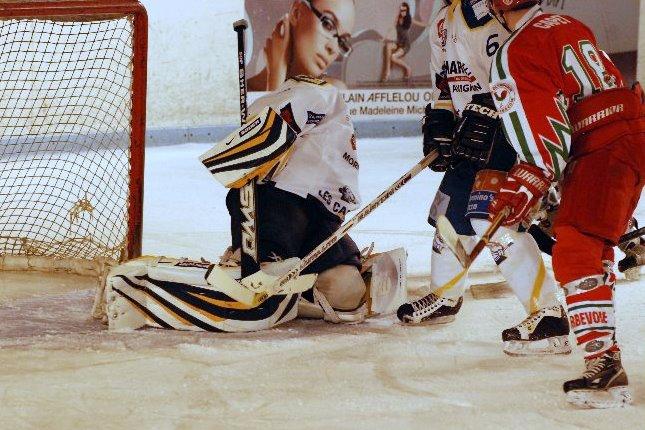 Courbevoie  3 - 5 Avignon