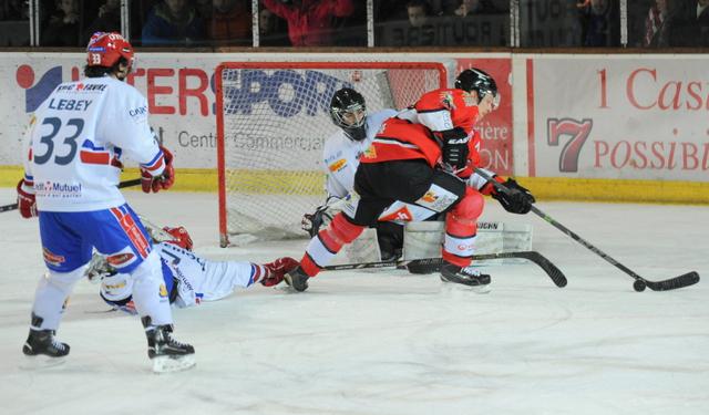 Briançon  9 - 4 Lyon
