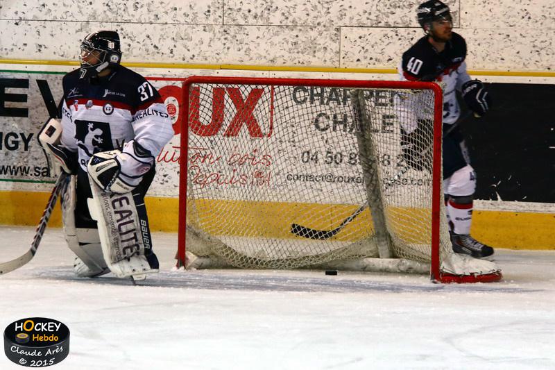 Chamonix  3 - 4 Angers 
