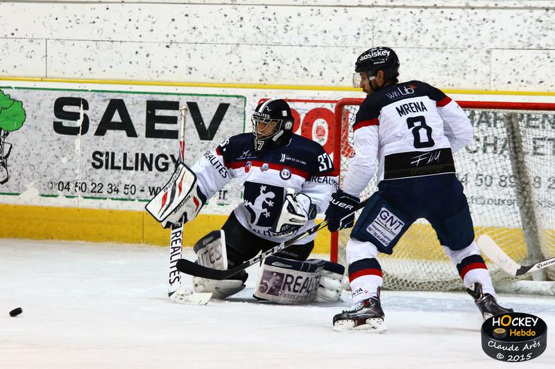Chamonix  3 - 4 Angers 
