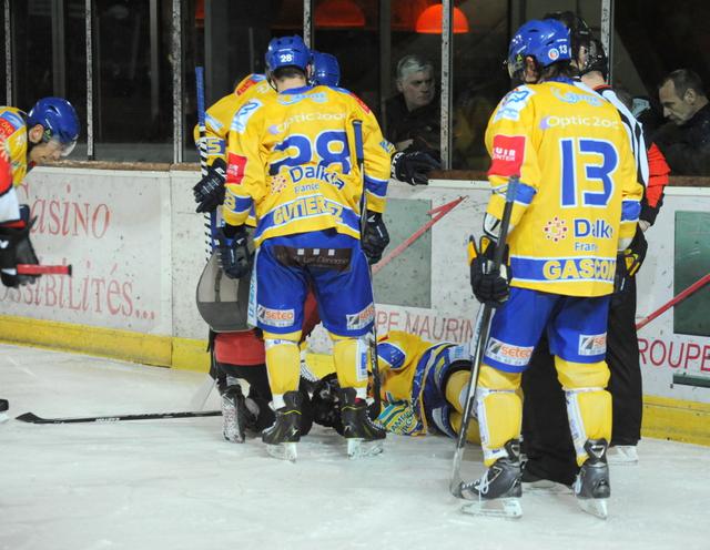 Briançon  6 - 3 Dijon 