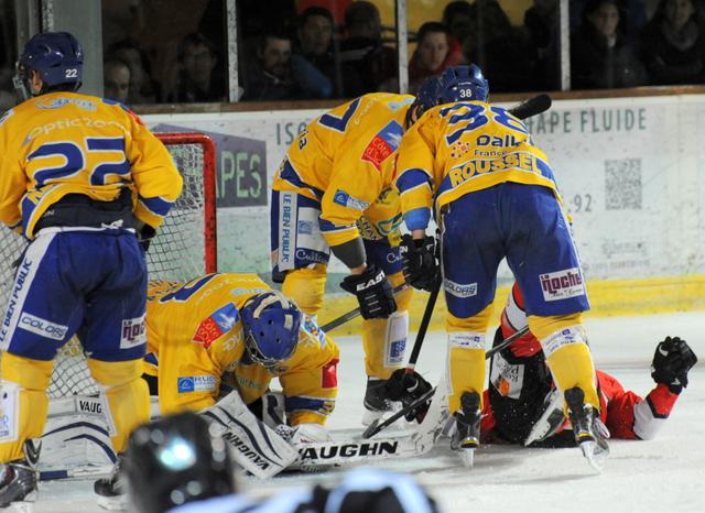 Briançon  6 - 3 Dijon 