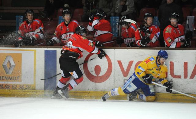 Briançon  6 - 3 Dijon 