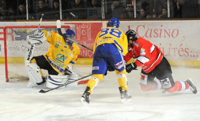 Briançon  6 - 3 Dijon 