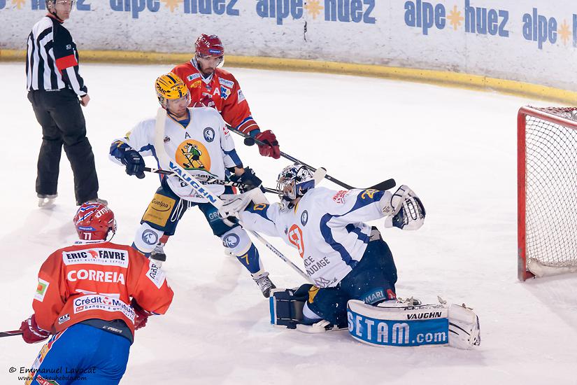 Lyon 3 - 5 Chamonix 