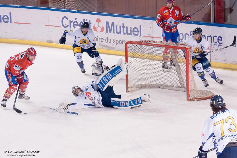 Lyon 3 - 5 Chamonix 