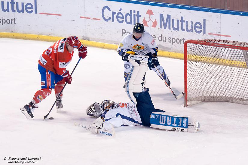 Lyon 3 - 5 Chamonix 