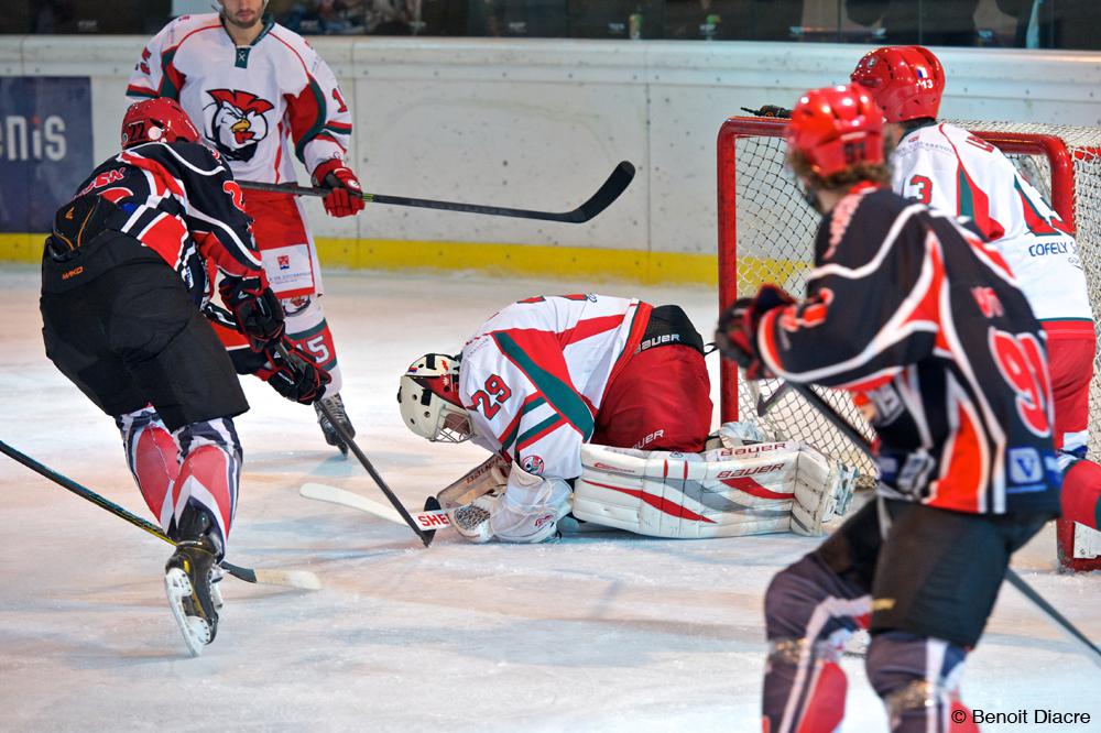 Neuilly/Marne 5 - 2 Courbevoie 