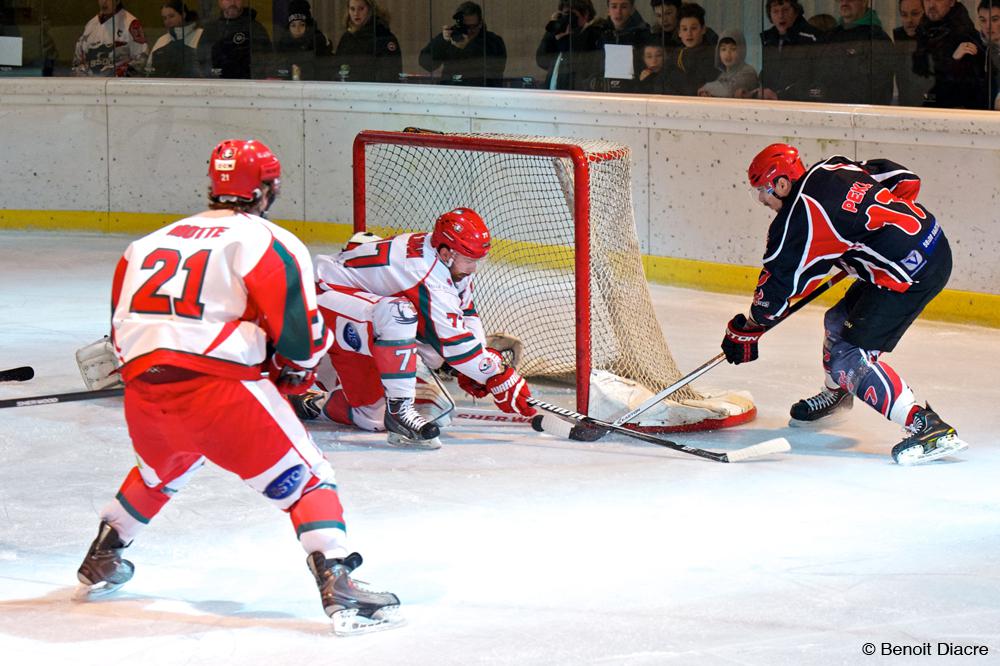 Neuilly/Marne 5 - 2 Courbevoie 