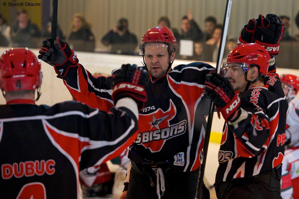Neuilly/Marne 5 - 2 Courbevoie 