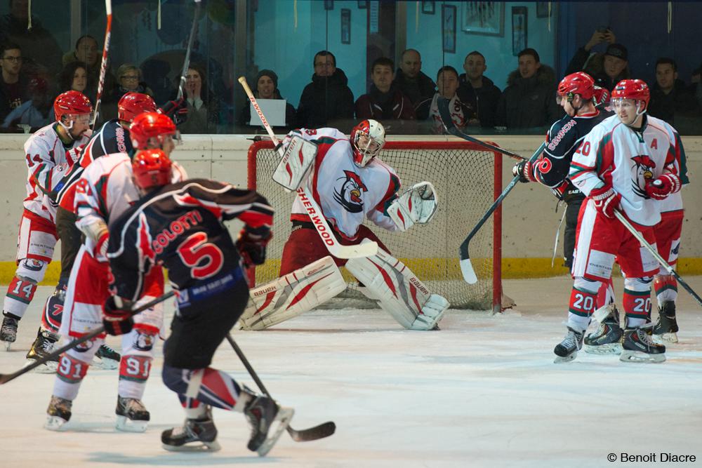 Neuilly/Marne 5 - 2 Courbevoie 
