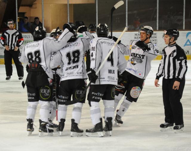 Briançon  9 - 5 Brest 