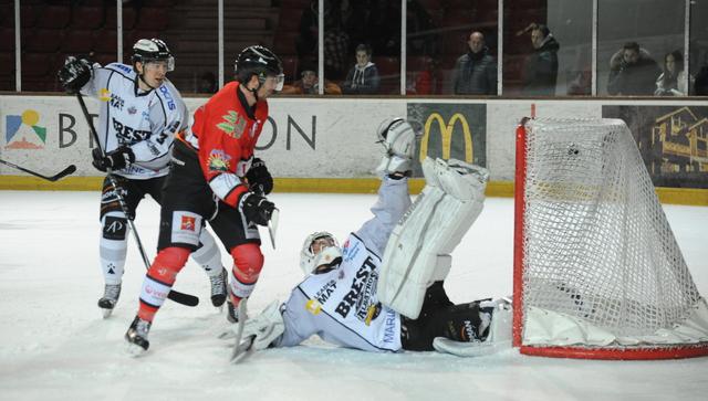 Briançon  9 - 5 Brest 