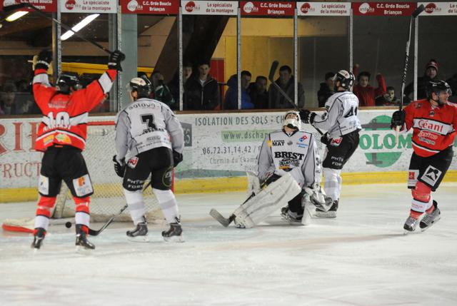 Briançon  9 - 5 Brest 