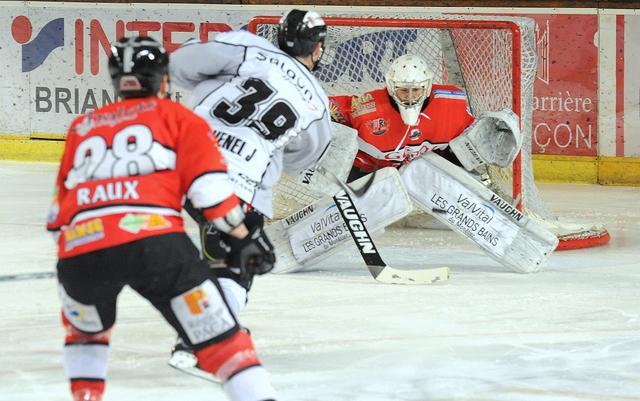 Briançon  9 - 5 Brest 