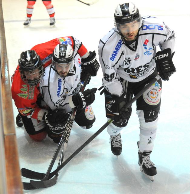 Briançon  9 - 5 Brest 