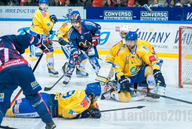 Photo hockey match Grenoble  - Dijon  le 07/03/2015