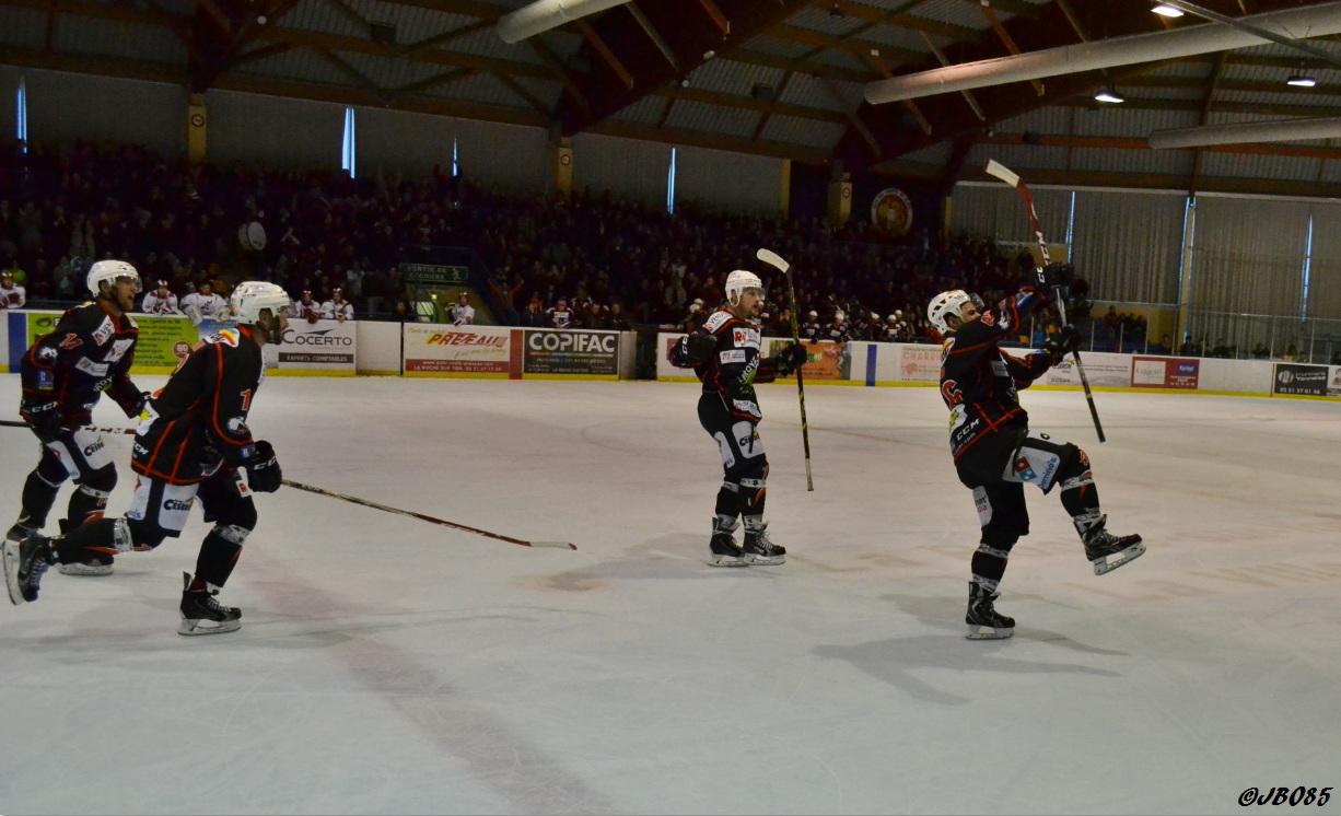 La Roche-sur-Yon 3 - 0 Annecy