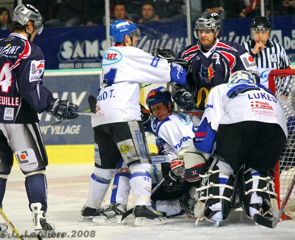 Grenoble  2 - 1 Mont-Blanc