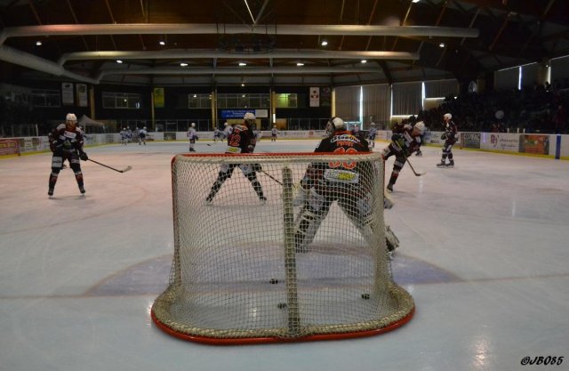 Photo hockey match La Roche-sur-Yon - Courchevel-Méribel-Pralognan le 04/04/2015
