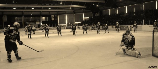 Photo hockey match La Roche-sur-Yon - Courchevel-Méribel-Pralognan le 04/04/2015