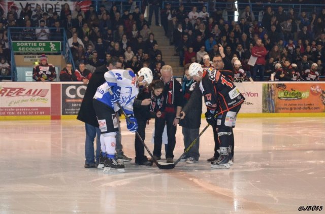 Photo hockey match La Roche-sur-Yon - Courchevel-Méribel-Pralognan le 04/04/2015