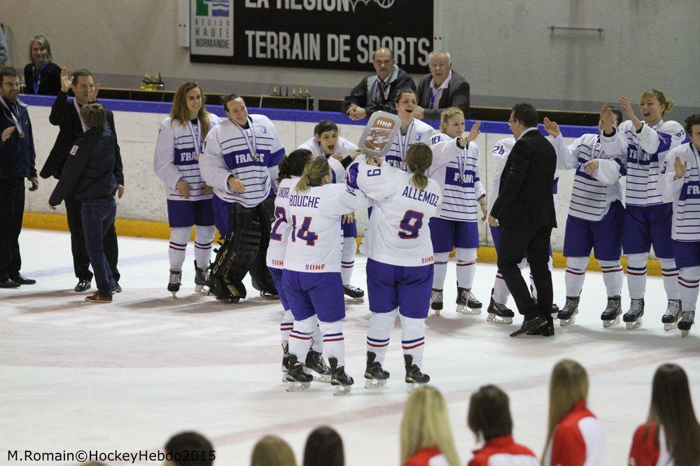 Mondial Féminin : Les Bleues se parent de bronze. — Reportage
