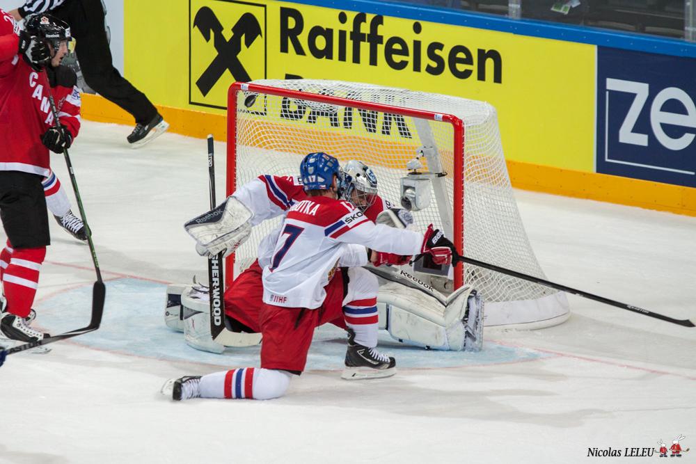 Czech Republic 3 - 6 Canada