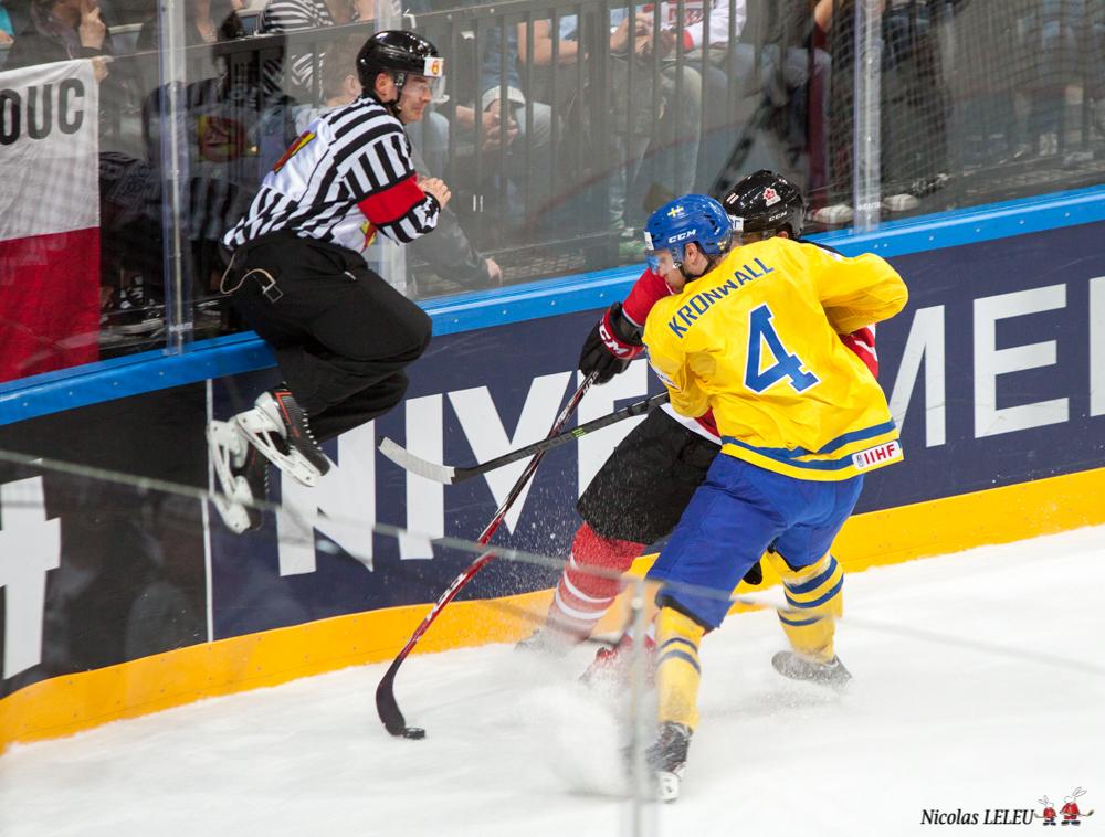 Sweden 4 - 6 Canada