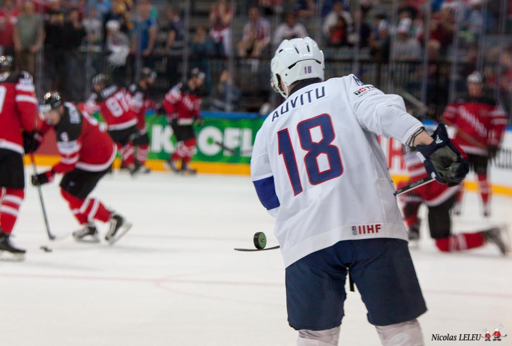 France 3 - 4 Canada
