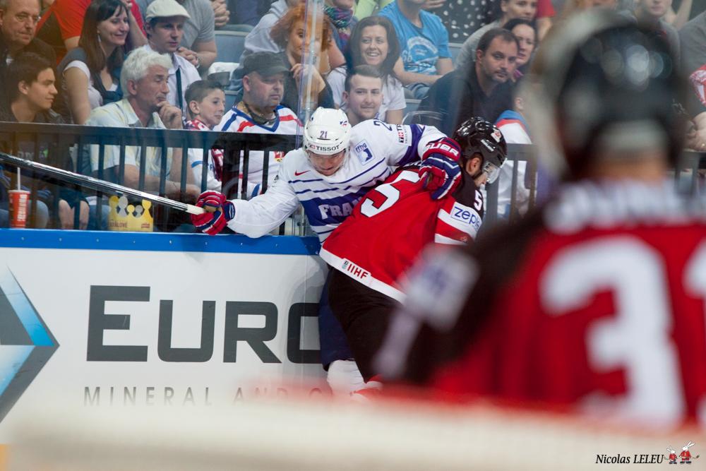 France 3 - 4 Canada