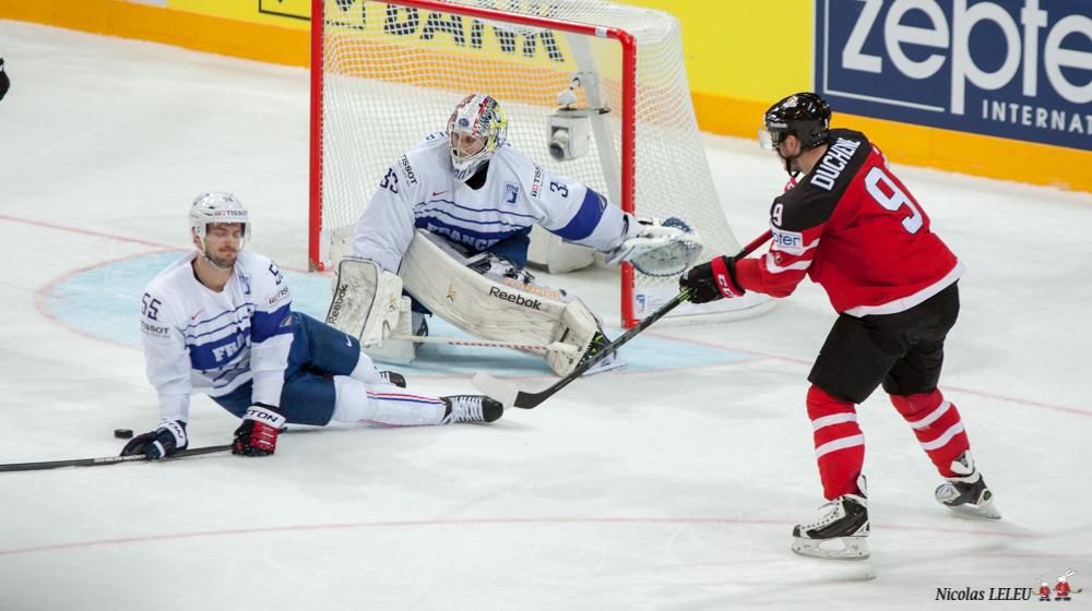 France 3 - 4 Canada
