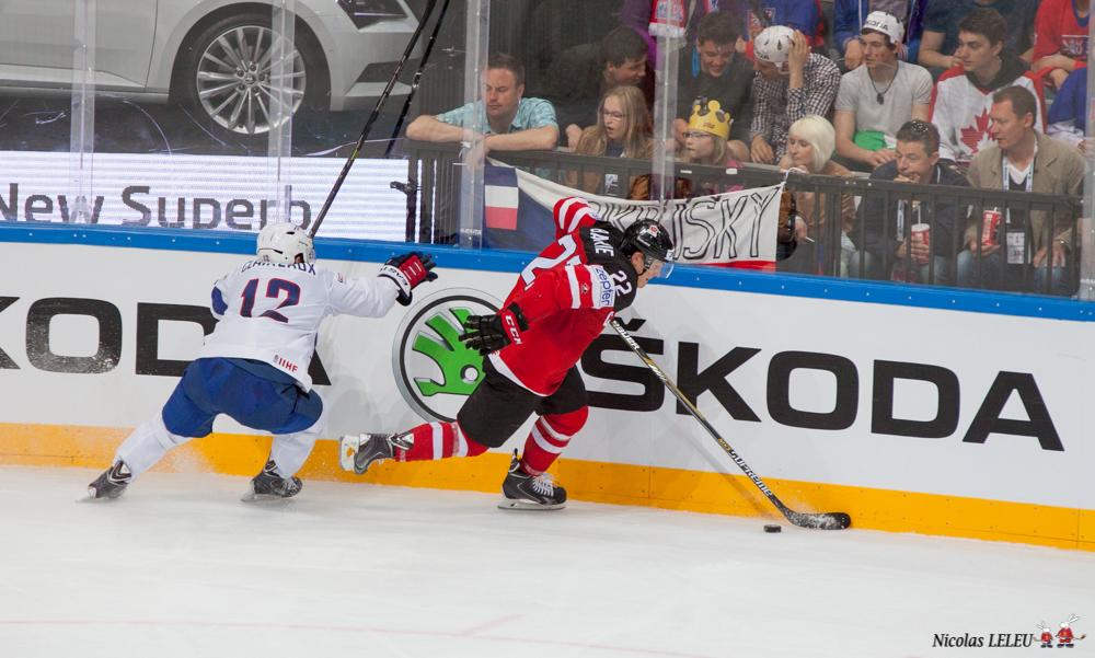 France 3 - 4 Canada