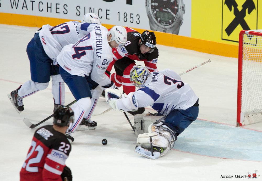 France 3 - 4 Canada
