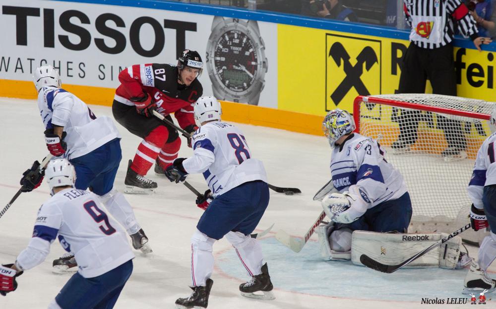 France 3 - 4 Canada