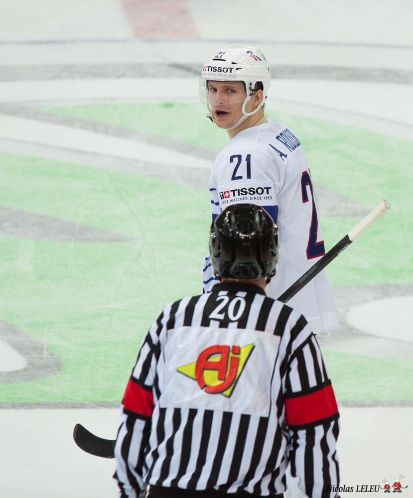 France 3 - 4 Canada